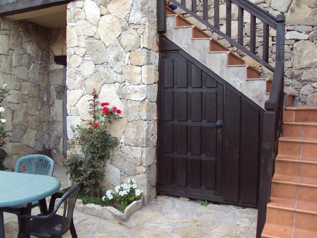 Gasthaus Artesano I Y III Navarredonda Exterior foto